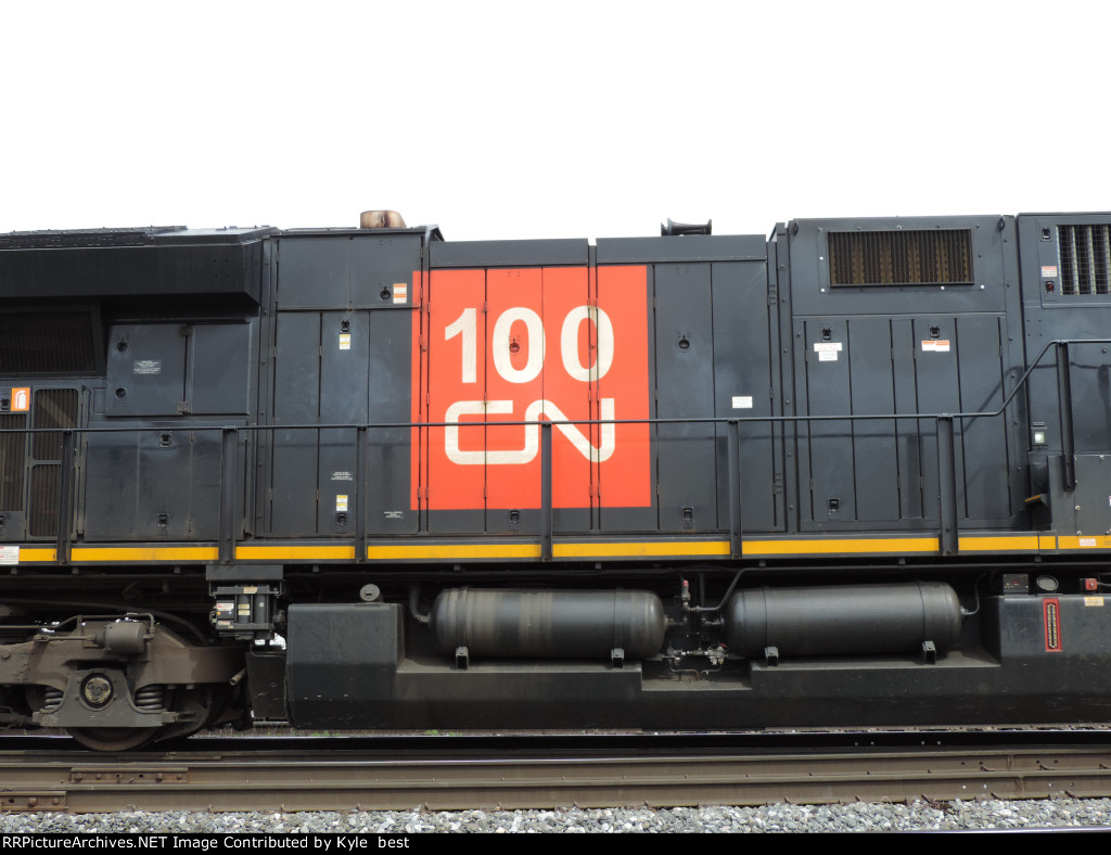 CN 100 close up 
